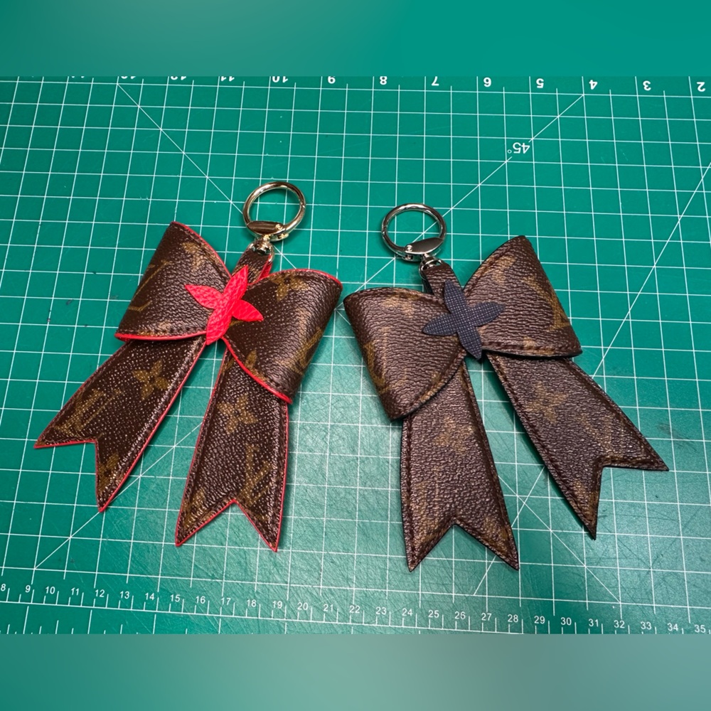 New design Leather Bow Bag Charm or Key Chain Accessory - Picture 2 of 14